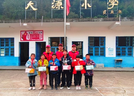 國(guó)網(wǎng)江永縣供電公司 :情暖童心學(xué)雷鋒 傳承奉獻(xiàn)送服務(wù)