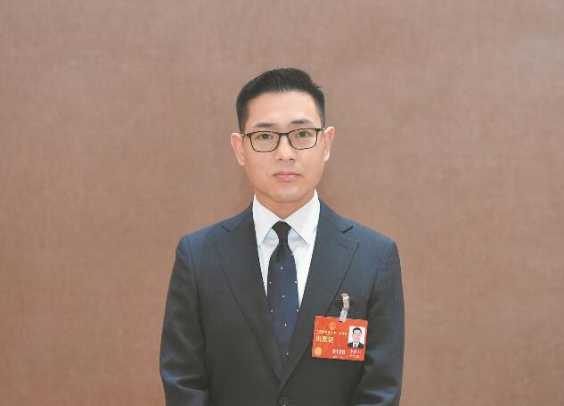 推動(dòng)清潔能源發(fā)展 促進(jìn)綠色低碳轉(zhuǎn)型——訪全國(guó)人大代表、河北寶信物流有限公司總經(jīng)理李建衛(wèi)