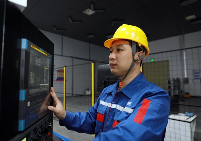 【兩會(huì)好聲音】全國人大代表李海樺:加大力度促進(jìn)內(nèi)燃機(jī)產(chǎn)業(yè)發(fā)展