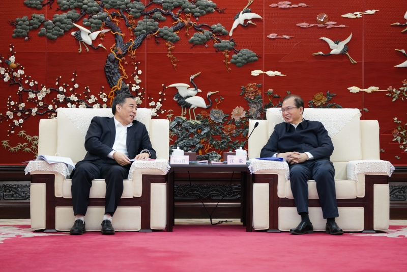 中國能建黨委書記、董事長宋海良與中國華電黨組書記、董事長江毅會談