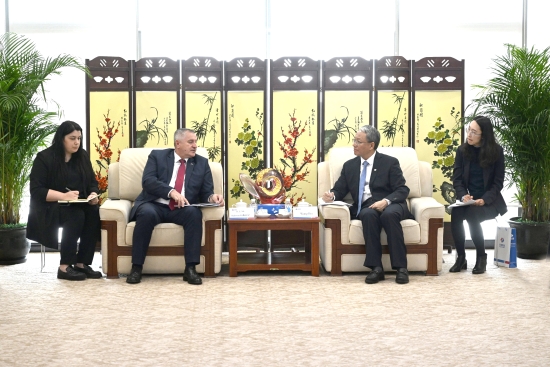 中國(guó)電建黨委副書(shū)記、總經(jīng)理王斌與波黑塞族共和國(guó)總理拉多萬(wàn)·維什科維奇會(huì)談