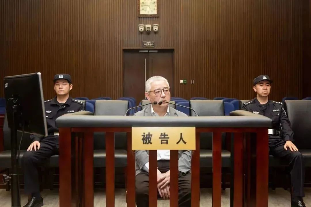 被控受賄1.56億，原上海電氣集團股份有限公司總裁、董事長鄭建華受審