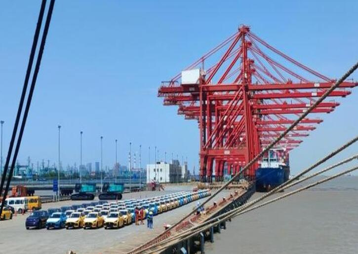 從上?？诎犊粗袊?guó)新能源汽車出海按下“加速鍵”