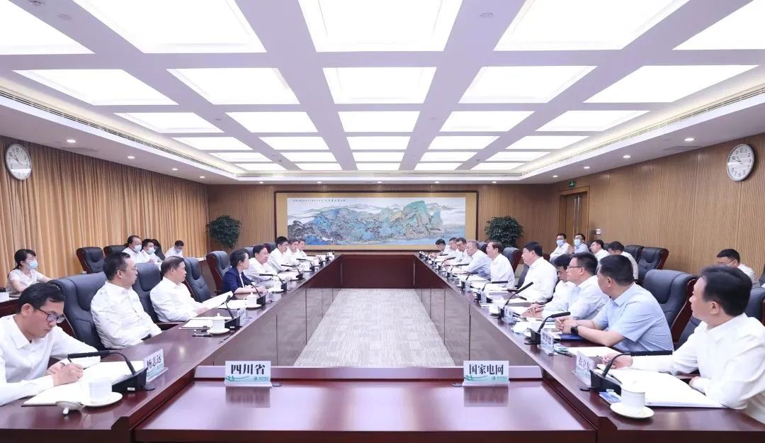 國家電網(wǎng)董事長辛保安、總經(jīng)理張智剛與四川省委書記王曉暉會談