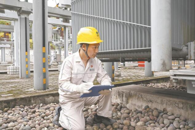 26年，變電運(yùn)維一線的耕耘與創(chuàng)新——記全國五一勞動獎?wù)芦@得者池永