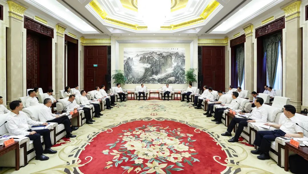 中國華電黨組書記、董事長江毅拜會貴州省委書記徐麟、省長李炳軍