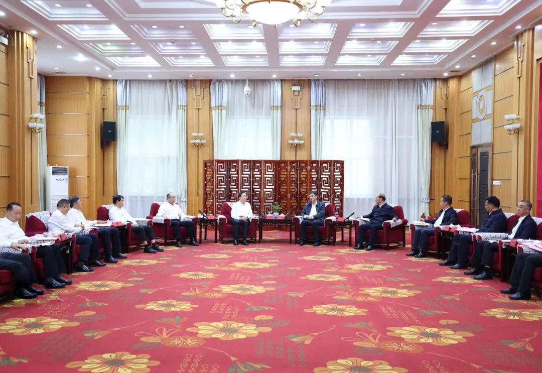 國家電網(wǎng)公司董事長、黨組書辛保安會見青海省委書記陳剛、省長吳曉軍、省政協(xié)主席公保扎西