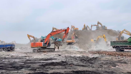 【防汛救災(zāi) 央企行動(dòng)】爭(zhēng)分奪秒加固堤壩，中建集團(tuán)馳援天津防汛抗洪一線(xiàn)