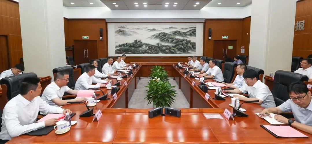 中核集團(tuán)黨組副書記、總經(jīng)理顧軍會見蘇州市委副書記、市長吳慶文一行