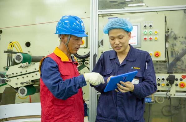 國網(wǎng)桐廬縣供電公司:當(dāng)好企業(yè)“電管家”