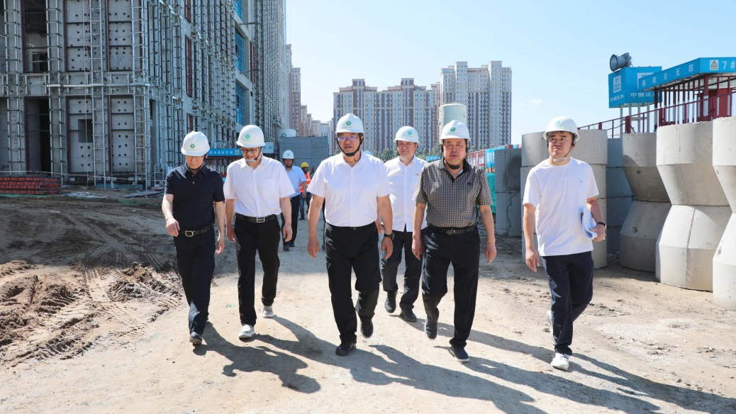 郝智強(qiáng)一行深入A級(jí)大數(shù)據(jù)中心、國家重點(diǎn)實(shí)驗(yàn)室施工現(xiàn)場(chǎng)開展安全檢查