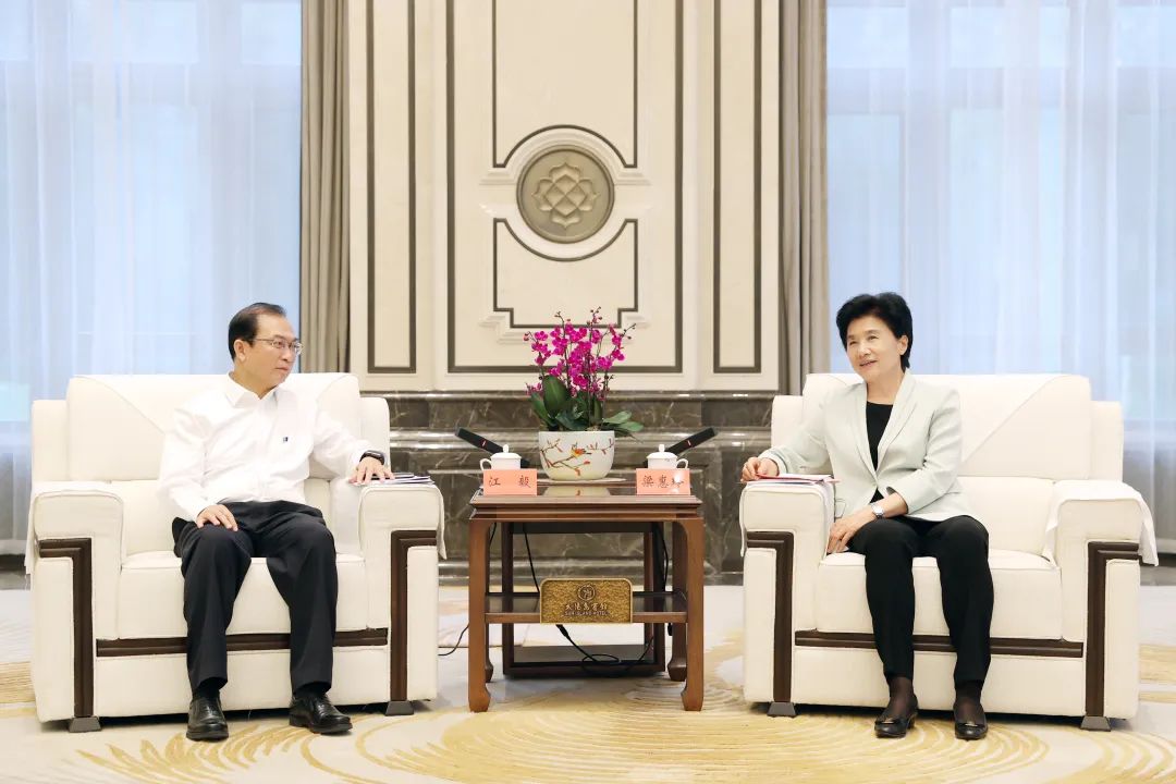 華電集團(tuán)黨組書記、董事長江毅拜會黑龍江省委副書記、省長梁惠玲