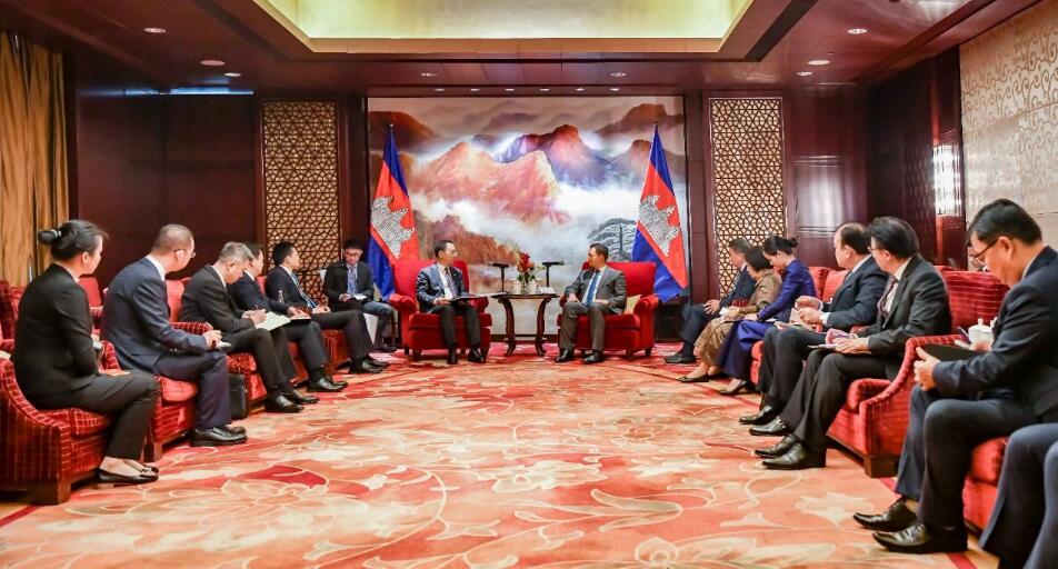 大唐集團(tuán)黨組書(shū)記、董事長(zhǎng)鄒磊拜會(huì)柬埔寨首相洪瑪奈