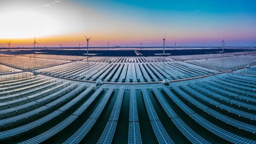 突破3億千瓦時，?；瘓F一期300MW光伏發(fā)電項目實現(xiàn)年度目標(biāo)