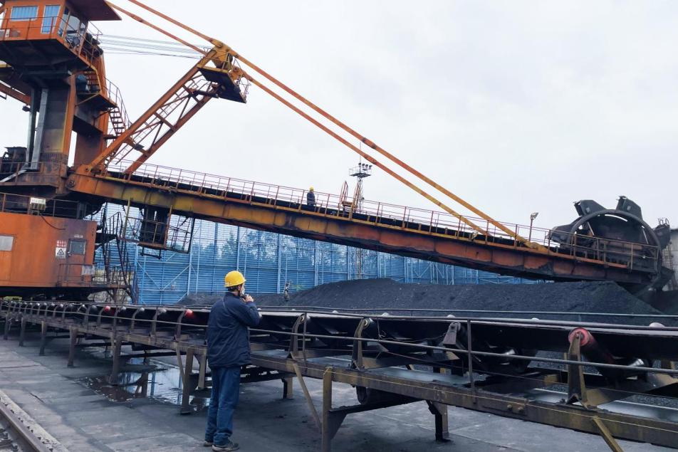 中國(guó)華能：強(qiáng)化供熱應(yīng)急管理 提升煤炭庫(kù)存?！翱诩Z