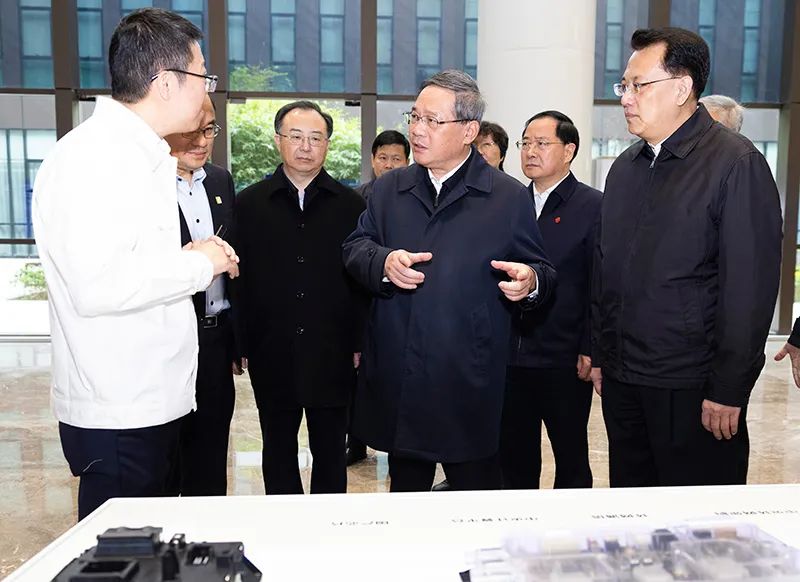 李強(qiáng)總理考察氫動(dòng)力公司!