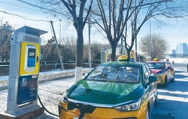 一天去四趟換電站,新能源出租車“不抗凍”怎么開(kāi)