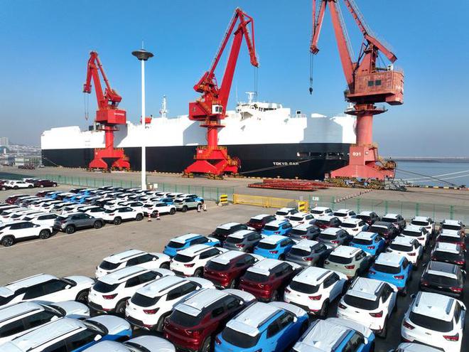 中國不僅電動汽車在世界火了，就連汽車運輸船也跟著圈粉