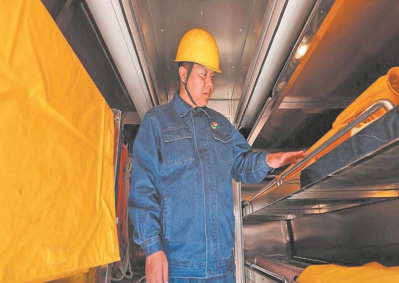 【國網(wǎng)特等勞?！繌垊P：潛心鉆研強本領(lǐng) 精益求精鑄匠心