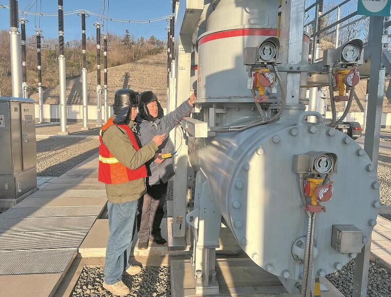 國(guó)網(wǎng)安徽超高壓公司度冬保供，帶電檢測(cè)主網(wǎng)設(shè)備