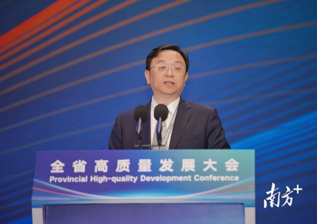 王傳福:新能源汽車(chē)發(fā)展只會(huì)快跑,不給喘口氣機(jī)會(huì)