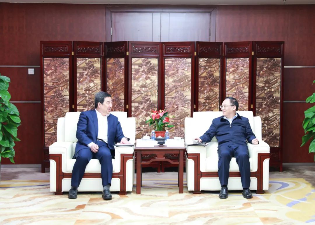 中國(guó)電氣裝備白忠泉董事長(zhǎng)、周群總經(jīng)理拜訪中鋁集團(tuán)董事長(zhǎng)段向東、總經(jīng)理王石磊