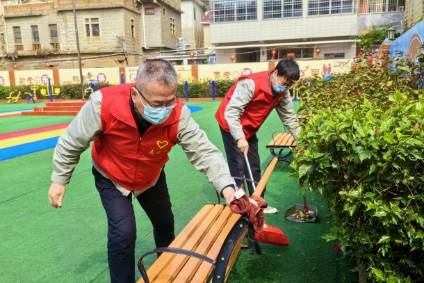 國能(泉州)熱電有限公司學雷鋒樹新風情暖敬老院
