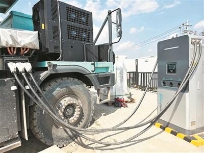 “1分鐘30度”，新能源重卡充電提速