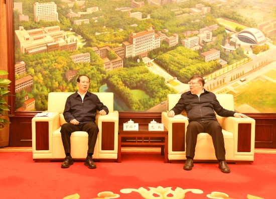 中國(guó)電建黨委書(shū)記、董事長(zhǎng)丁焰章與華中科技大學(xué)校長(zhǎng)尤政會(huì)談