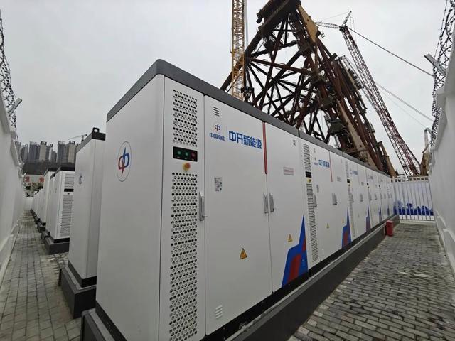 工商業(yè)儲能百團(tuán)大戰(zhàn)：超300家公司擠入場，3年或?qū)⒆咄旯夥?年路