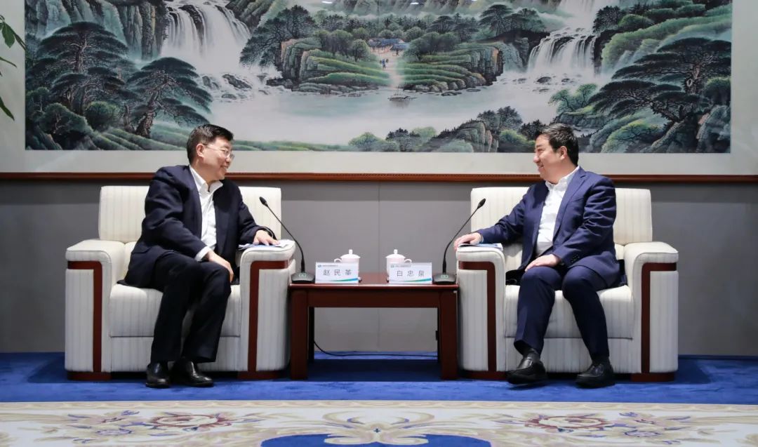 中國電氣裝備黨委書記、董事長白忠泉會見首鋼集團黨委書記、董事長趙民革