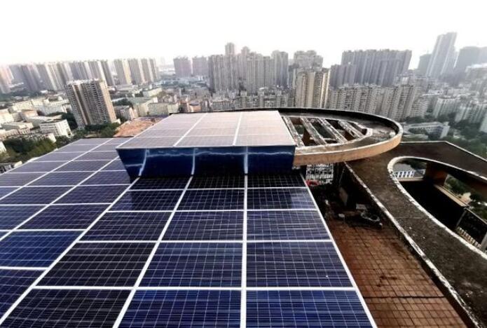 屋頂“發(fā)電站”，不再躺著賺