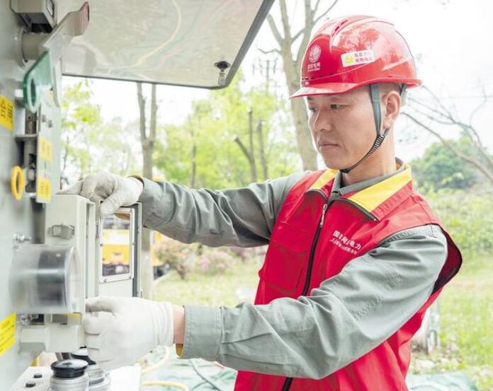 賀彪：星城萬家燈火，“帶電護衛(wèi)”用心守候