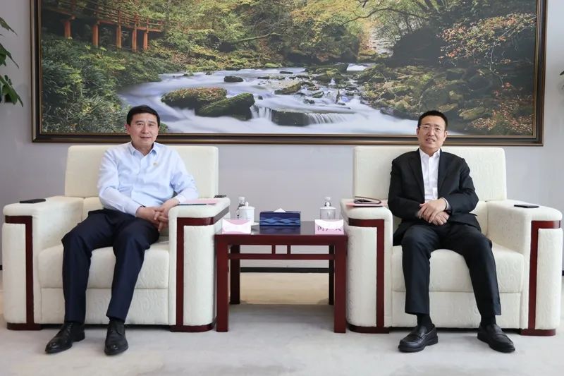 陜煤集團(tuán)黨委書記、董事長張文琪會見中鐵十八局集團(tuán)黨委書記、董事長閆廣天一行