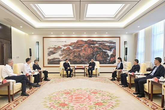 華能集團(tuán)黨組書記、董事長溫樞剛拜會(huì)內(nèi)蒙古自治區(qū)黨委書記孫紹騁、自治區(qū)主席王莉霞