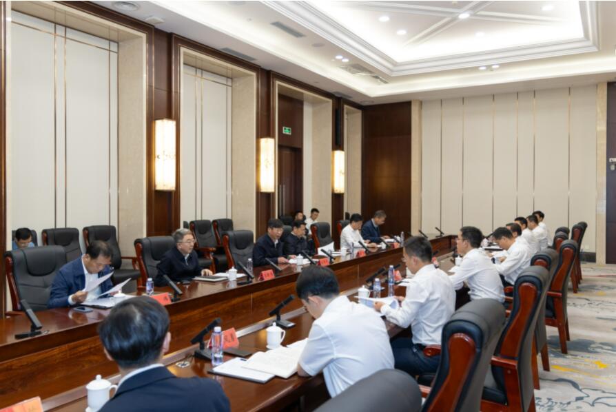 劉偉平、韓君調(diào)研三峽集團內(nèi)蒙古區(qū)域工作