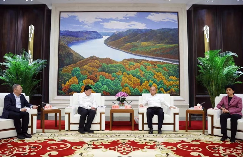 黑龍江省委書記許勤、省委副書記梁惠玲會見國家電網(wǎng)董事長張智剛一行