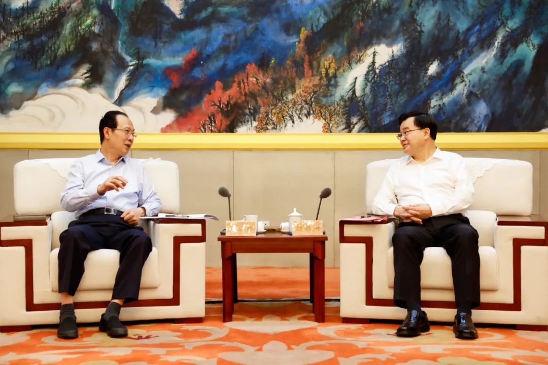 中國(guó)電建黨委書(shū)記、董事長(zhǎng)丁焰章拜會(huì)甘肅省委書(shū)記胡昌升