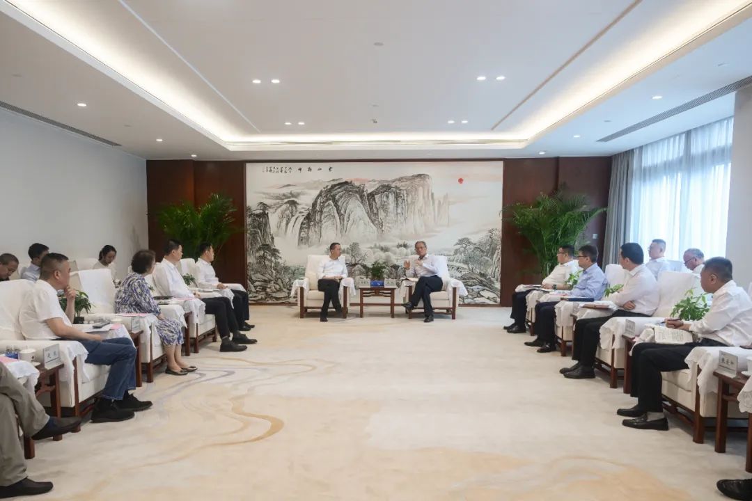 中國電建黨委副書記、總經(jīng)理王斌與北京市海淀區(qū)區(qū)長李俊杰會談