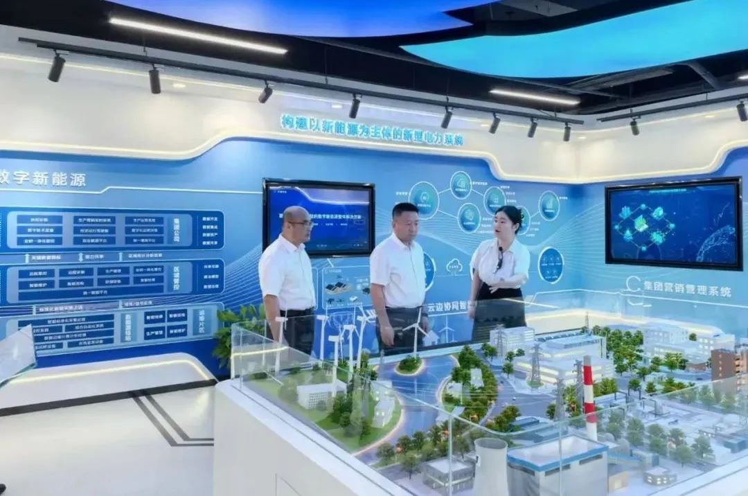 華電內(nèi)蒙古公司黨委書記、董事長(zhǎng)那仁滿都拉與國(guó)電南自黨委書記、董事長(zhǎng)經(jīng)海林會(huì)談交流