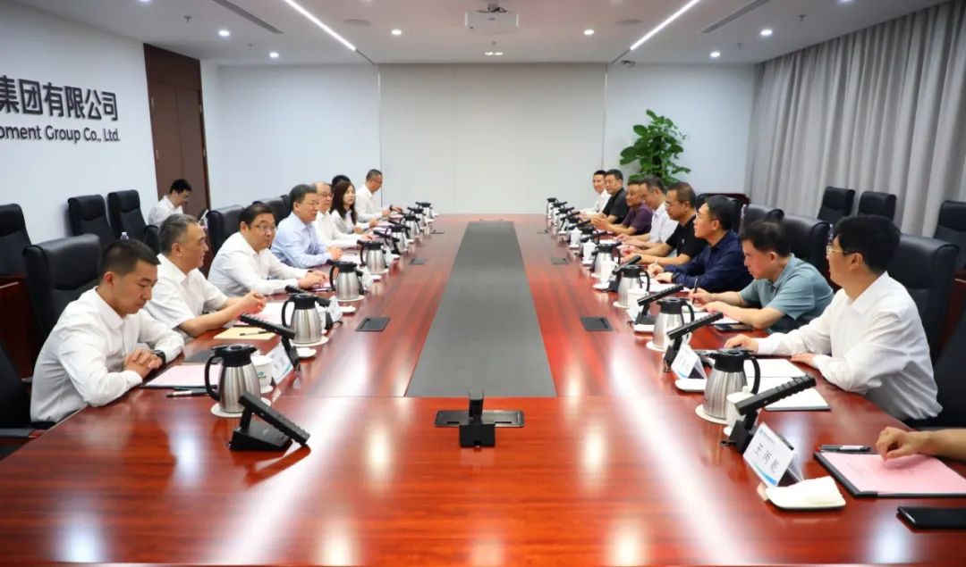 中國電氣裝備黨委書記、董事長李洪鳳會見陜西省人大常委會副主任、寶雞市委書記楊廣亭