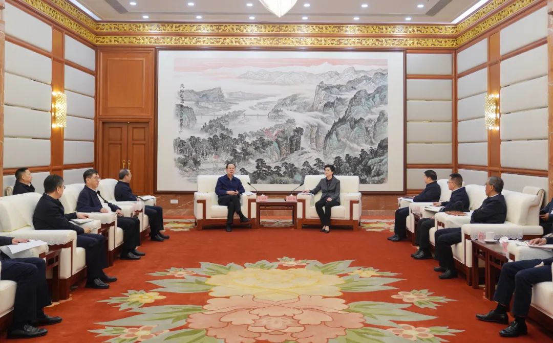 中國電建黨委書記、董事長丁焰章拜會四川省委副書記、省長施小琳