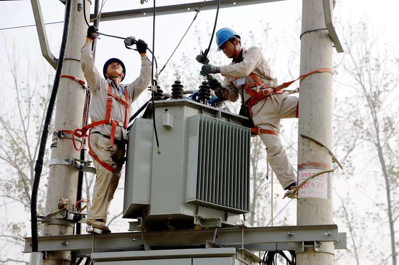 國網江蘇電力睢寧縣供電公司:更換變壓器保秋收可靠供電