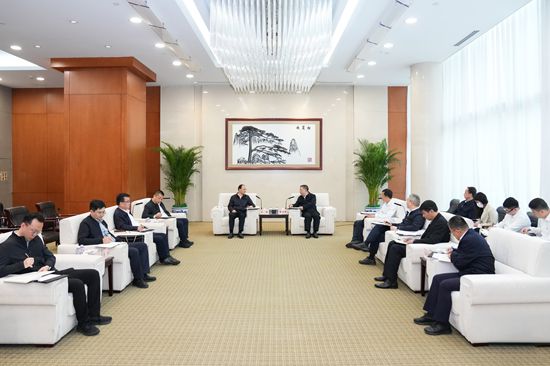 華能集團(tuán)總經(jīng)理、黨組副書(shū)記張文峰會(huì)見(jiàn)甘肅省副省長(zhǎng)王鈞