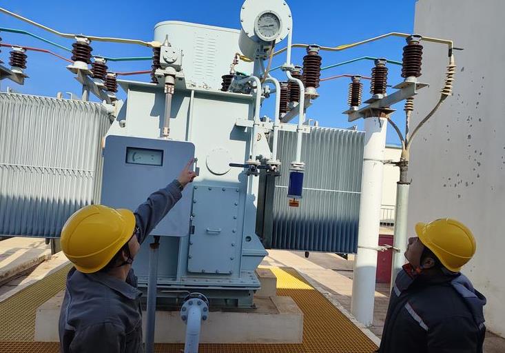 國網(wǎng)康?？h供電公司加強(qiáng)設(shè)備特巡 高效率保供迎峰度冬