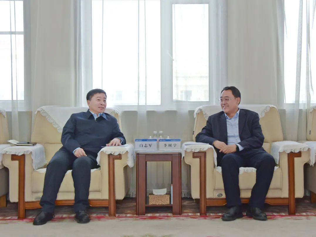 華能蒙東公司總經(jīng)理、黨委副書記李樹學(xué)會(huì)見扎蘭屯市委書記白志軍