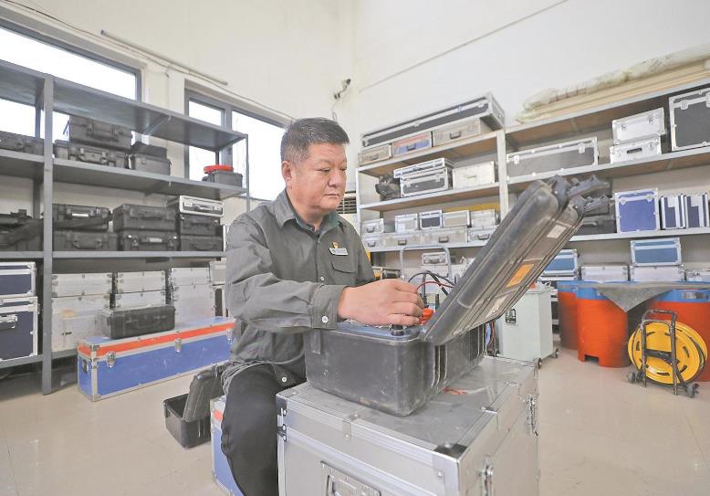 程祥學(xué): 練就排查變電設(shè)備故障的“火眼金睛”