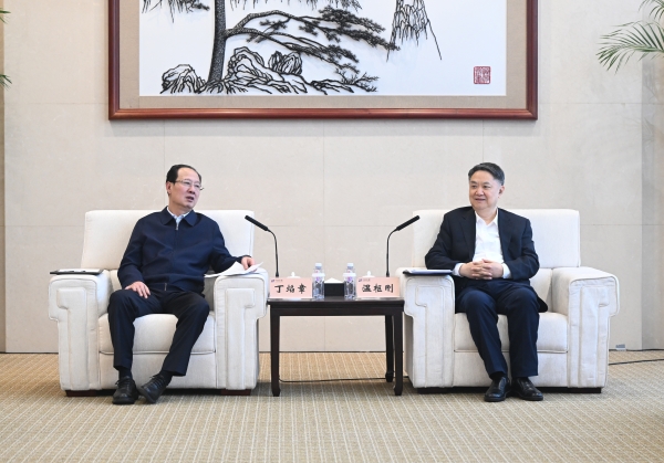 丁焰章與中國華能董事長、黨組書記溫樞剛會(huì)談