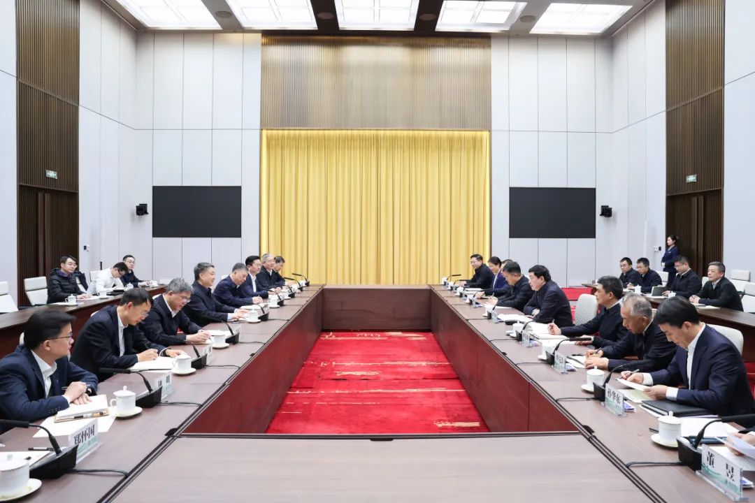 溫樞剛張文峰與國家電網(wǎng)董事長張智剛、總經(jīng)理龐驍剛會談