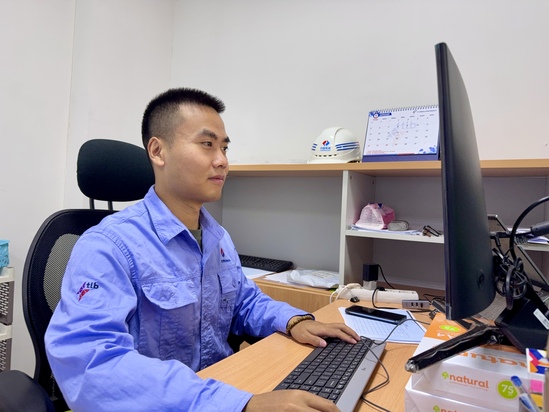 【新春走基層】春節(jié)堅守，點亮異國的奉獻之光